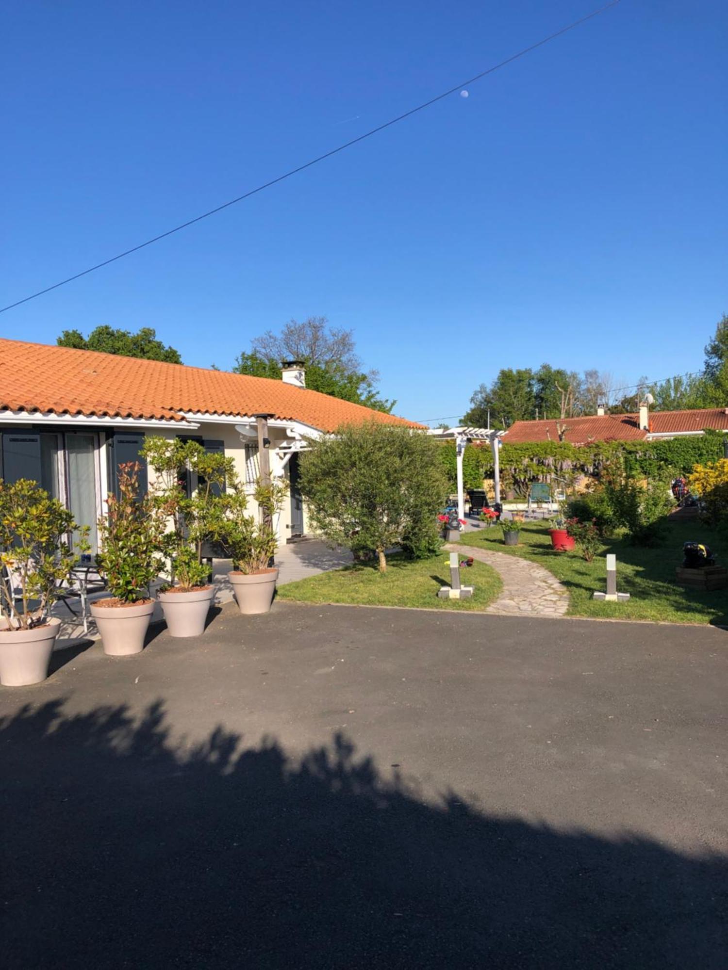La Pepiniere Bed & Breakfast Saint-Sulpice-et-Cameyrac Exterior photo
